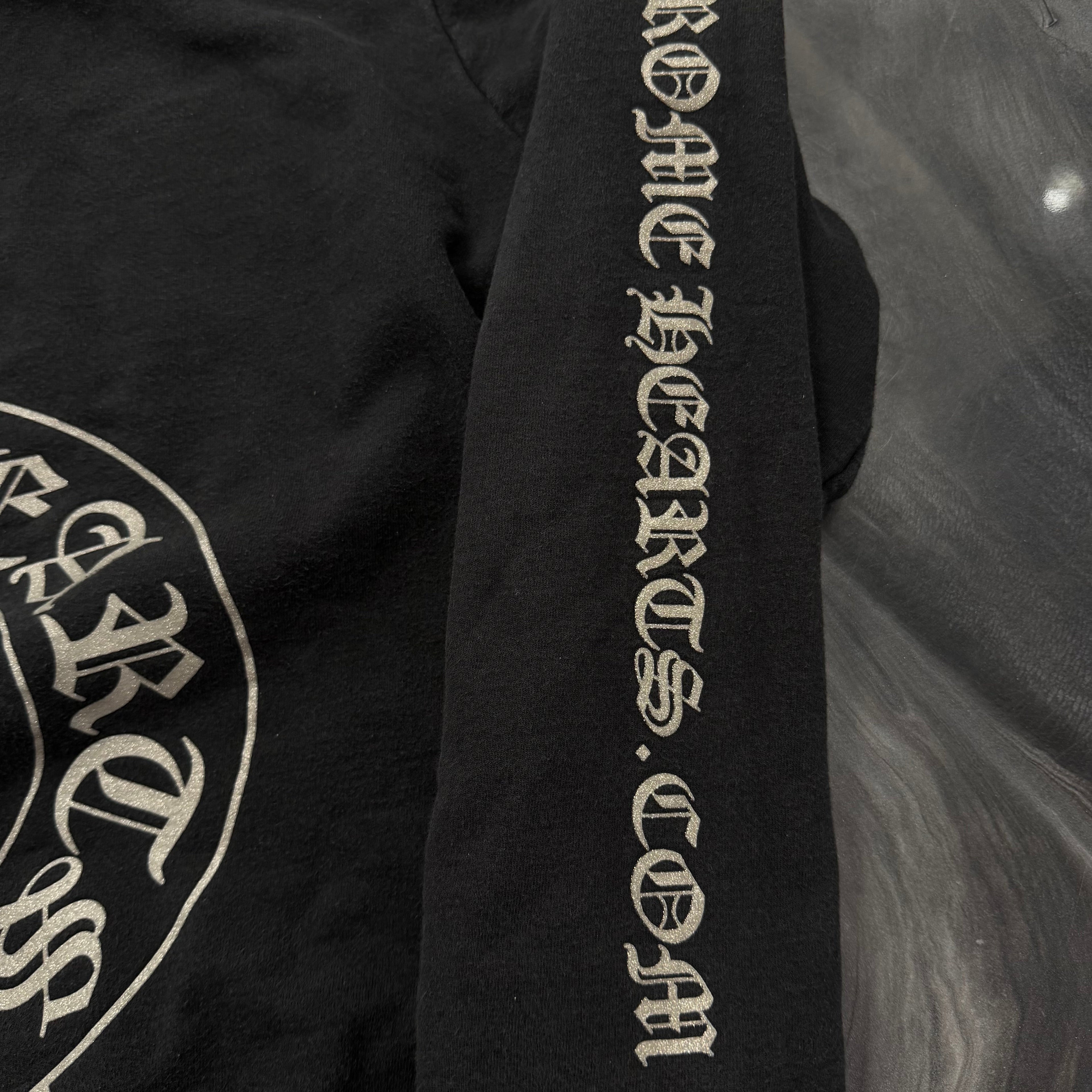 Chrome Hearts Silver Glitter
Hoodie Black ONLINE EXCLUSIVE