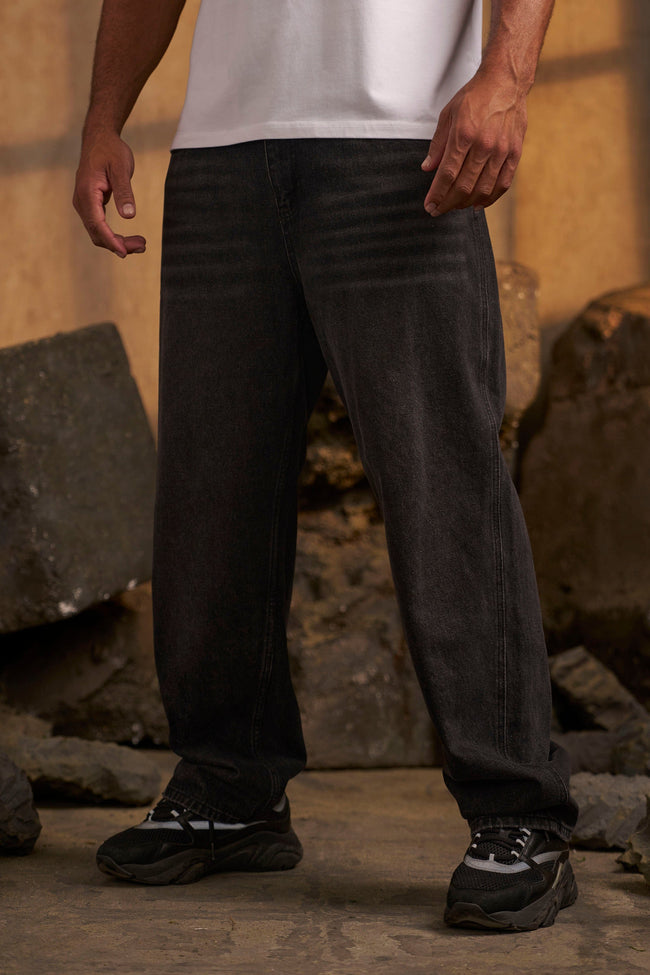 6052 - Straight Cut Jeans Main Image