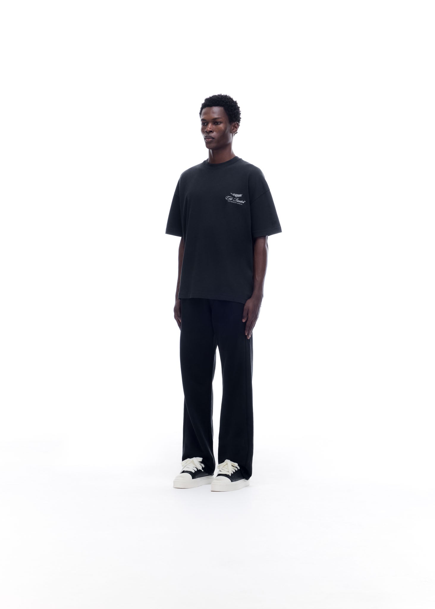 INTERNATIONAL T-SHIRT